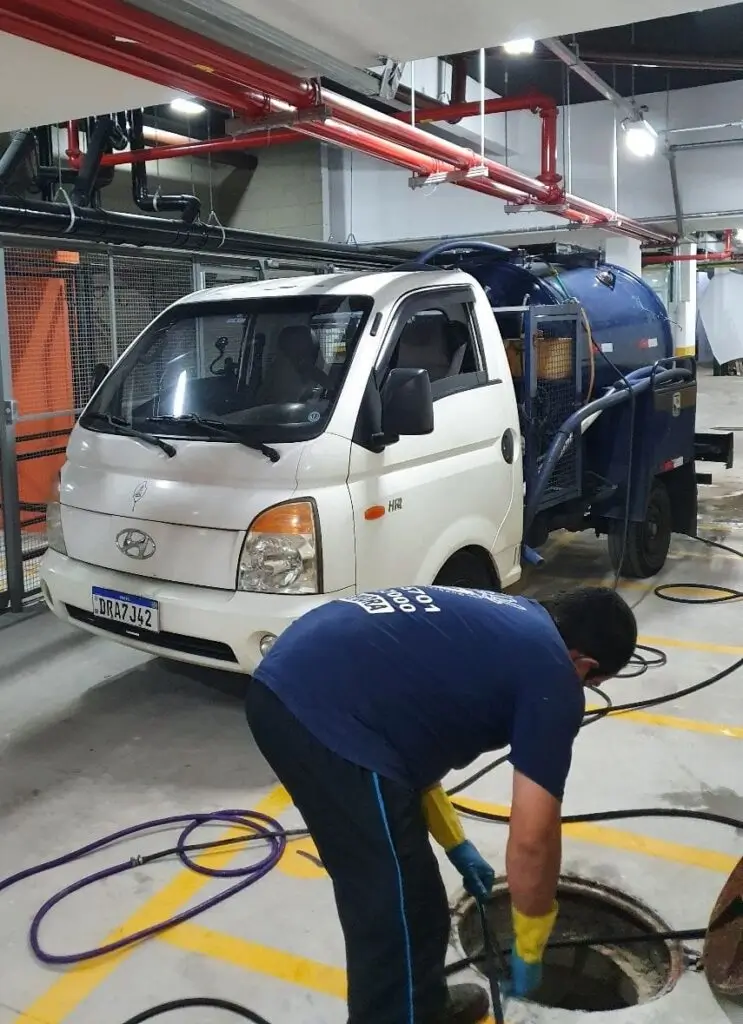 desentupidora no rio tavares